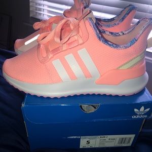 Adidas U_Path sz 5: “peachy pink” and white